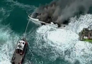57-Foot_Carver_Boat_Off_Key_Biscayne_vs_Caught_On_Fire_[RAW_VIDEO]_1